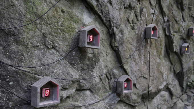 『Hundred Life Houses』宮島達男